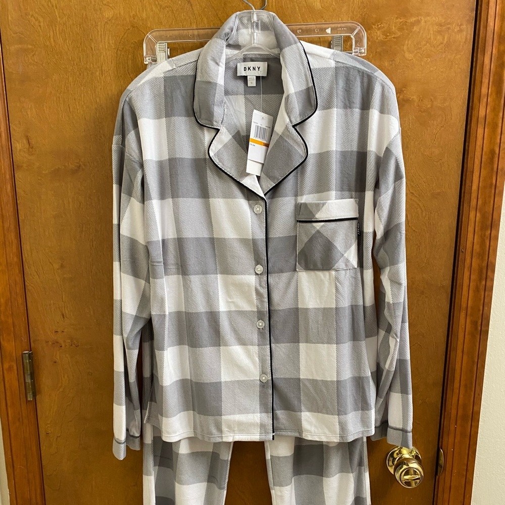 DKNY NWT size small pajama set